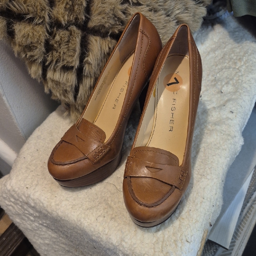 Marc Fisher Brown Heels with Polished Leather Finish